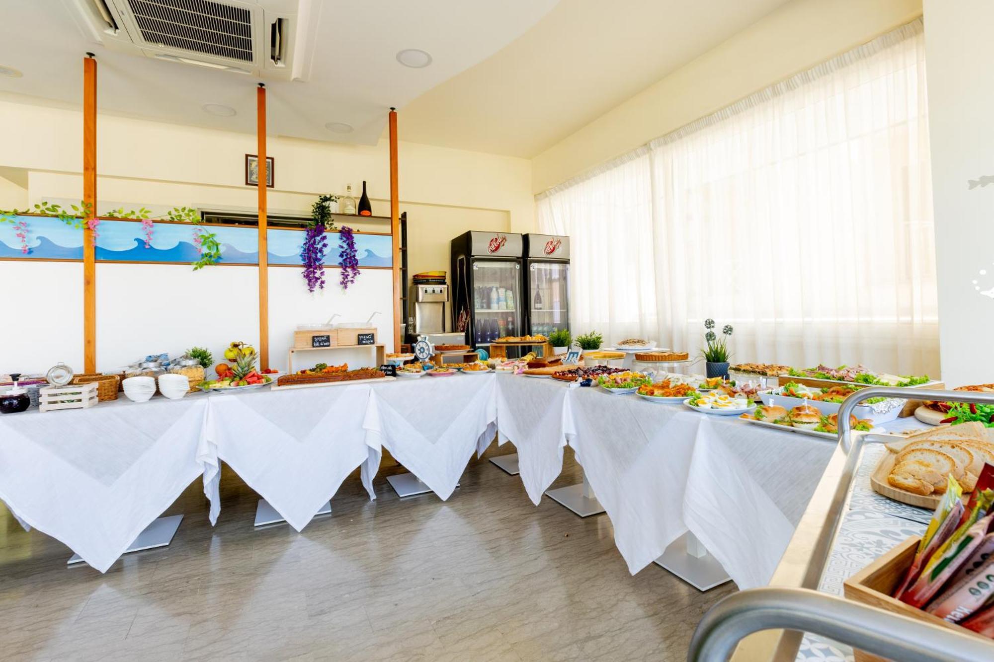Hotel Kim Римини Экстерьер фото