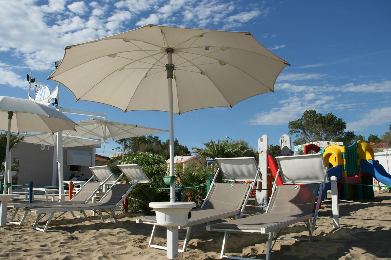 Hotel Kim Римини Экстерьер фото