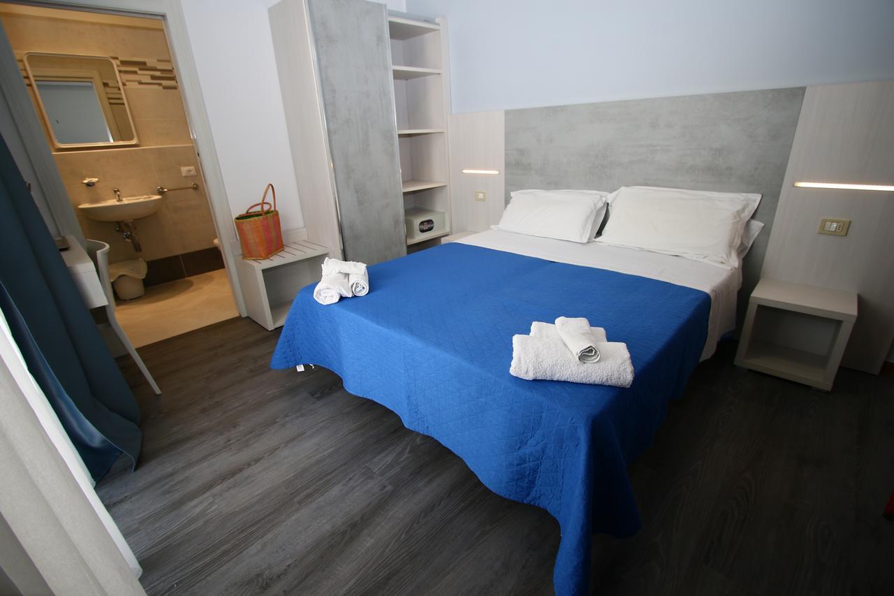 Hotel Kim Римини Экстерьер фото