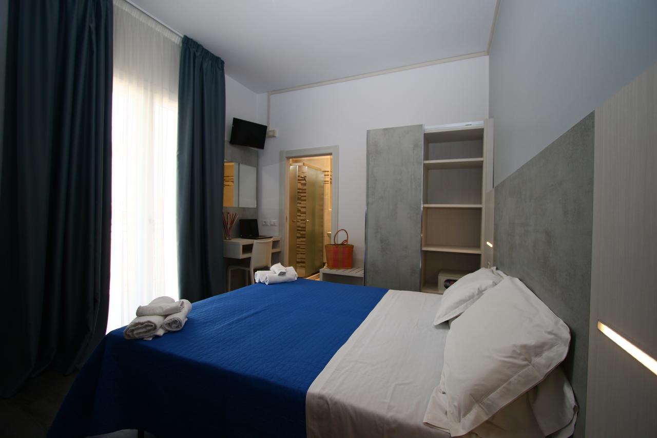Hotel Kim Римини Экстерьер фото